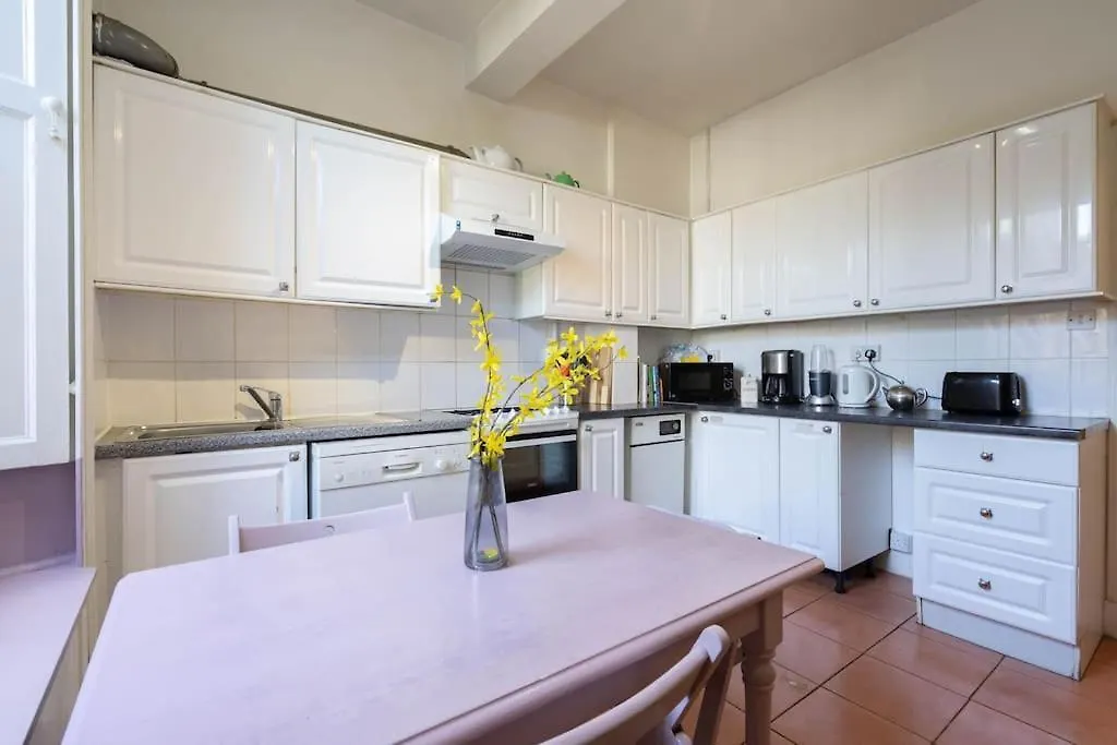 Central Claremont Townhouse إدنبرة