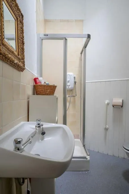 Central Claremont Townhouse إدنبرة بيت للعطل
