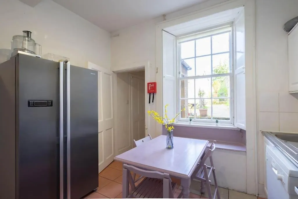 Central Claremont Townhouse إدنبرة بيت للعطل